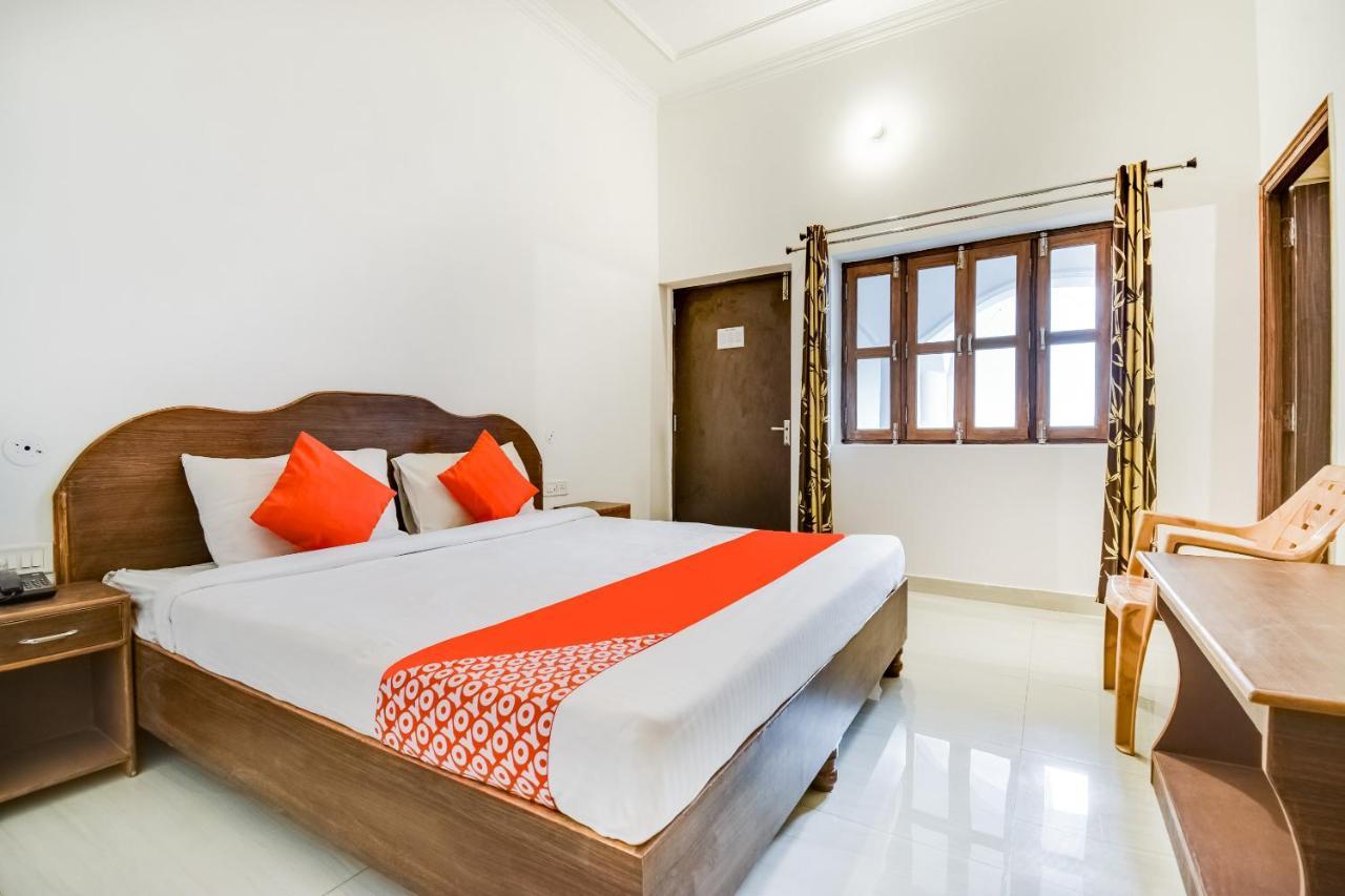 Capital O 23129 Chelsea Palace Hotell Khajurāho Eksteriør bilde