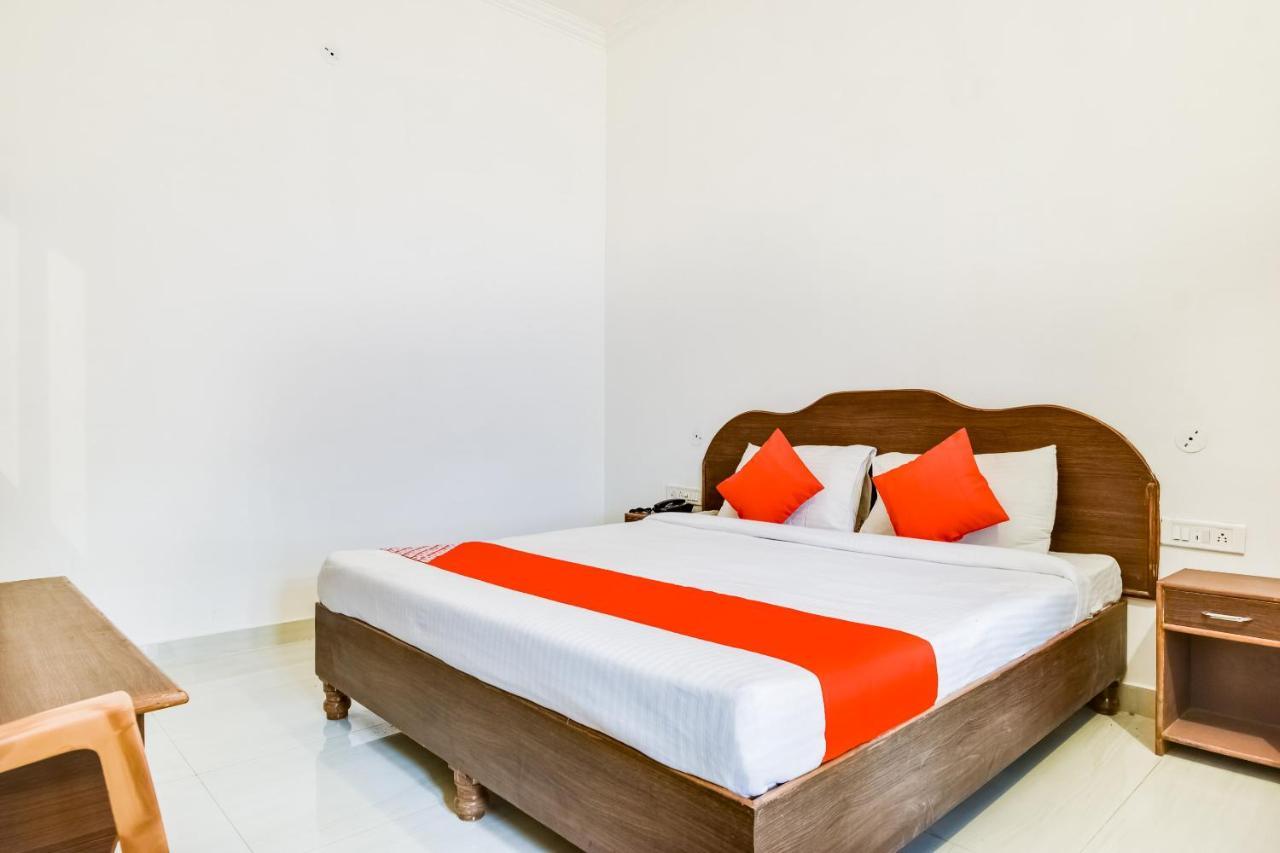 Capital O 23129 Chelsea Palace Hotell Khajurāho Eksteriør bilde
