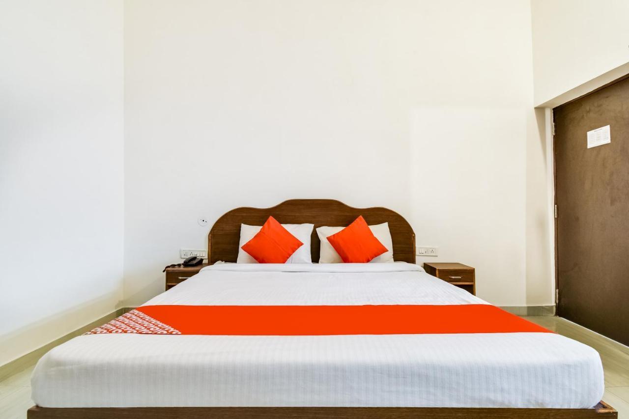 Capital O 23129 Chelsea Palace Hotell Khajurāho Eksteriør bilde