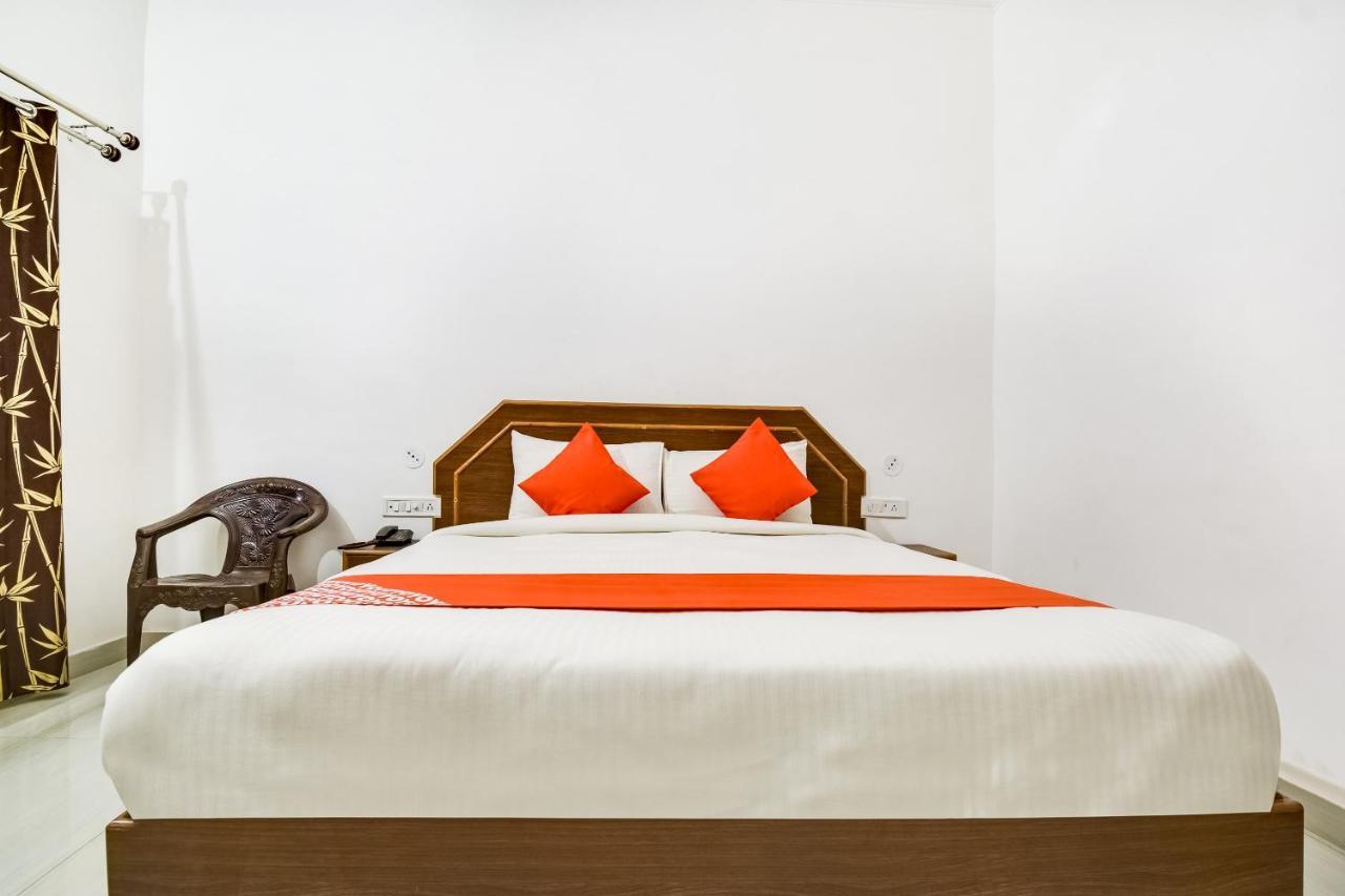 Capital O 23129 Chelsea Palace Hotell Khajurāho Eksteriør bilde