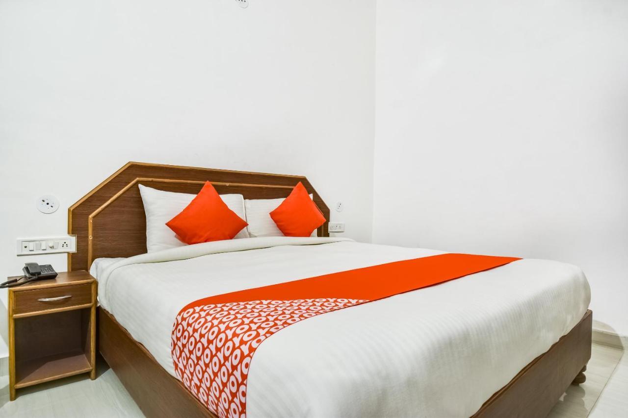 Capital O 23129 Chelsea Palace Hotell Khajurāho Eksteriør bilde
